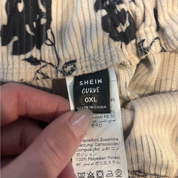 SHEIN Cream and Black Skater Mini Skirt with Tie Front - Picture 3 of 3